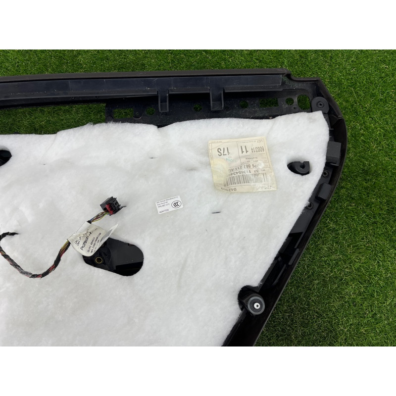 Дверная карта (салон) Volkswagen Touareg NF 2012 3.0 7P6867215JZ0J
