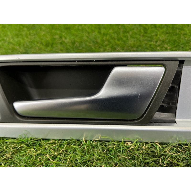 Ручка дверей внутрішня (салон) Volkswagen Touareg NF 2011 3.6 7P6867102MOUM