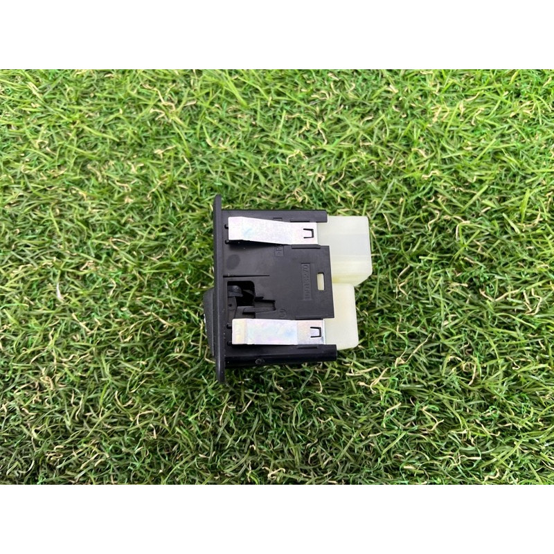 Кнопка стеклоподъемника (электрика / кнопки) Jeep Grand Cherokee WK2 2017 3.6 68085690AC