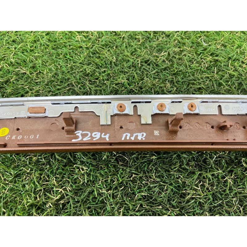 Декоративная накладка карты двери (салон) AUDI Q7 4L 2007 3.6 4L0867410E1B4