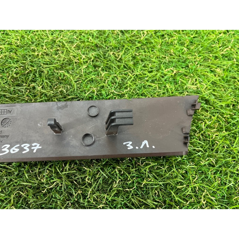Декоративна накладка карти дверей (салон) Volkswagen Touareg NF 2012 3.0 7P6867449BME1