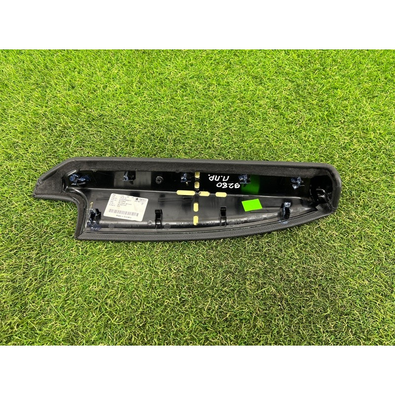 Обшивка ручки подлокотника (салон) PORSCHE CAYENNE 958 2013 3.6 9585551740021U