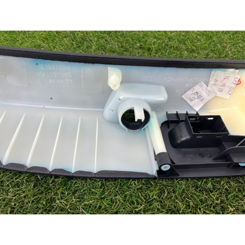 Обшивка ручки подлокотника (салон) AUDI Q7 4L 2014 3.0 TFSi CTWB 4L186717424A