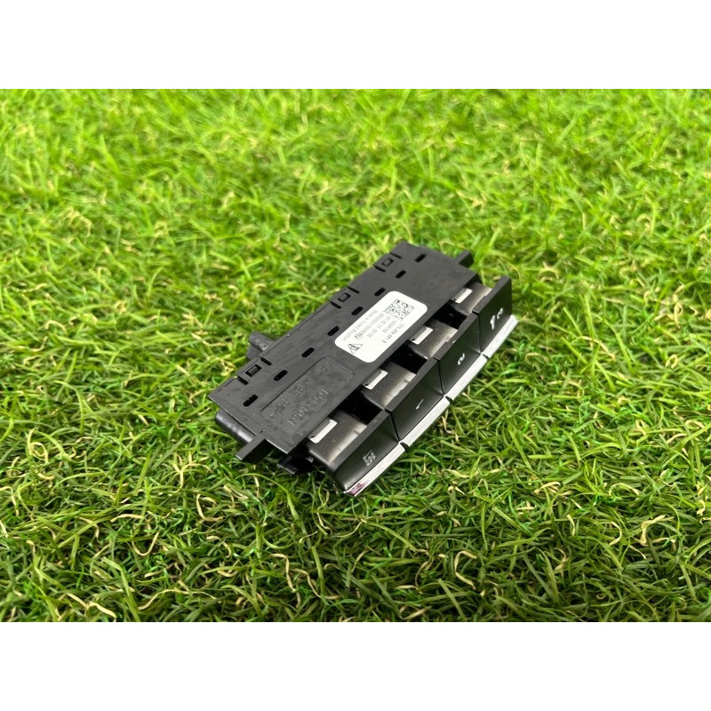 Кнопка памяти сидения (электрика / кнопки) PORSCHE CAYENNE 958 2013 3.6 95861310305