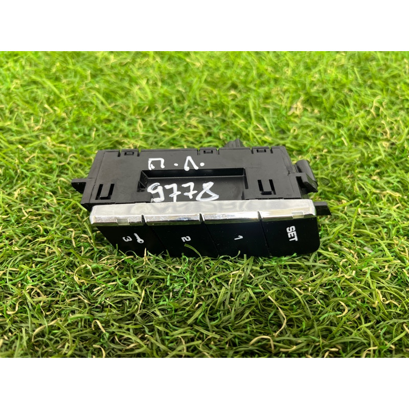 Кнопка памяти сидения (электрика / кнопки) PORSCHE CAYENNE 958 2013 3.6 95861310305