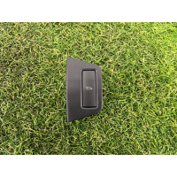 Кнопка открывания крышки багажника