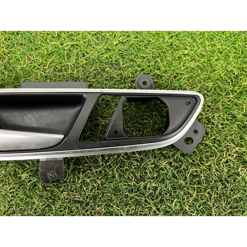 Ручка дверей внутрішня (салон) Volkswagen Passat B7 2016 1.8 561837019CUBN