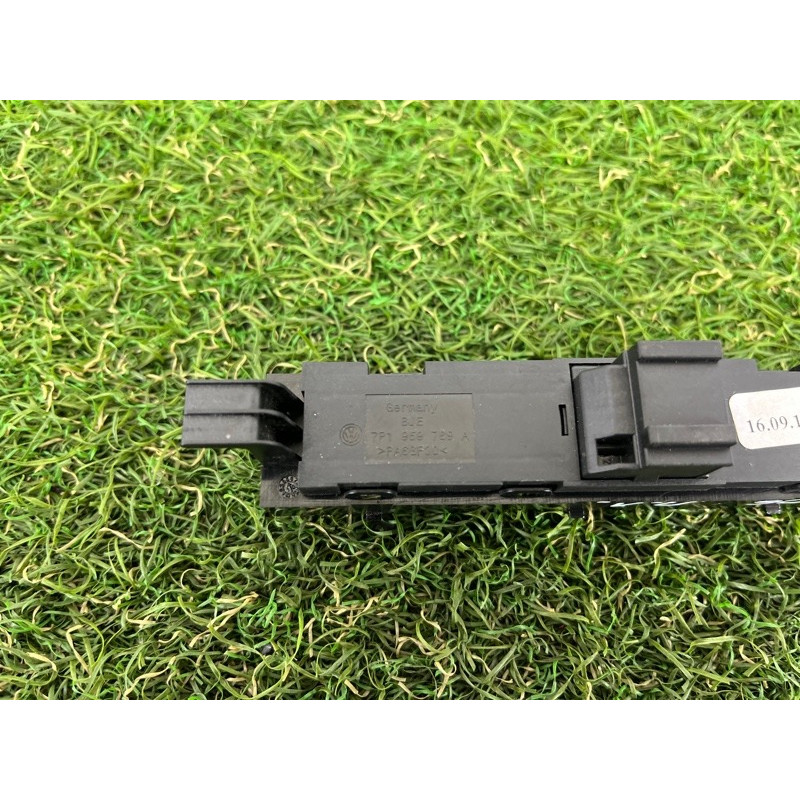 Кнопка памяти сидения (электрика / кнопки) Volkswagen Touareg NF 2011 3.6 7P1959769A