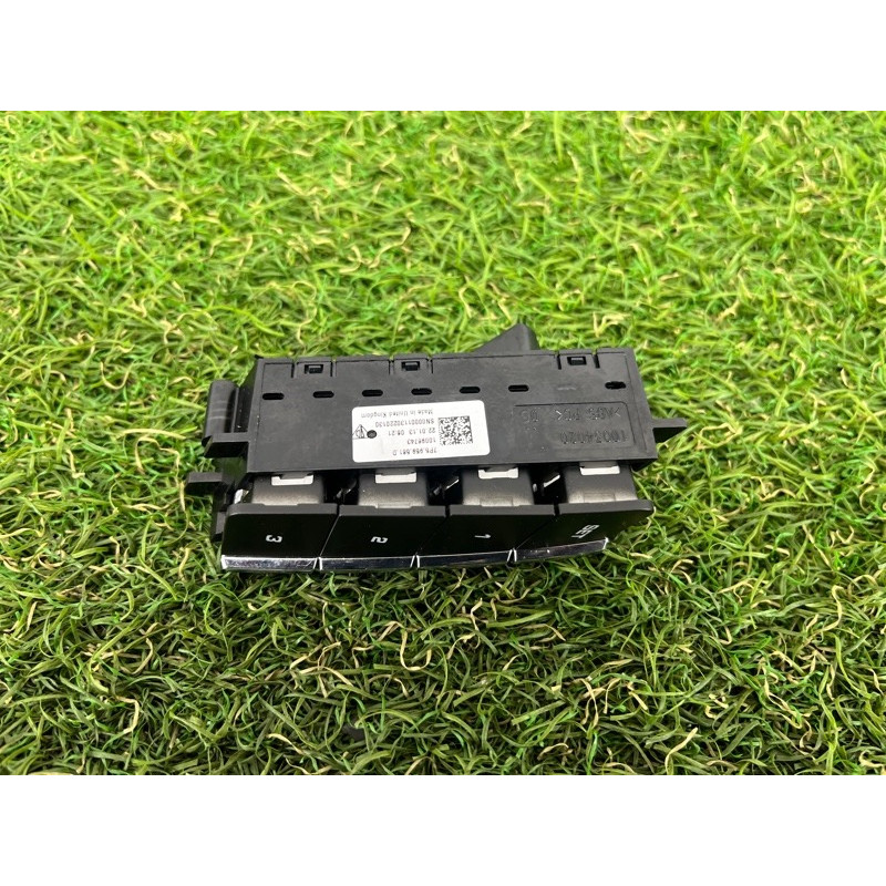 Кнопка памяти сидения (электрика / кнопки) PORSCHE CAYENNE 958 2013 3.6 95861310405