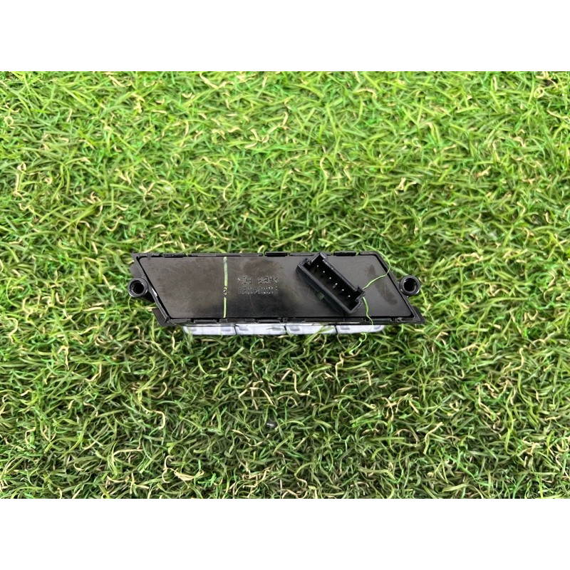 Кнопка памяти сидения (электрика / кнопки) PORSCHE CAYENNE 958 2013 3.6 95861310405