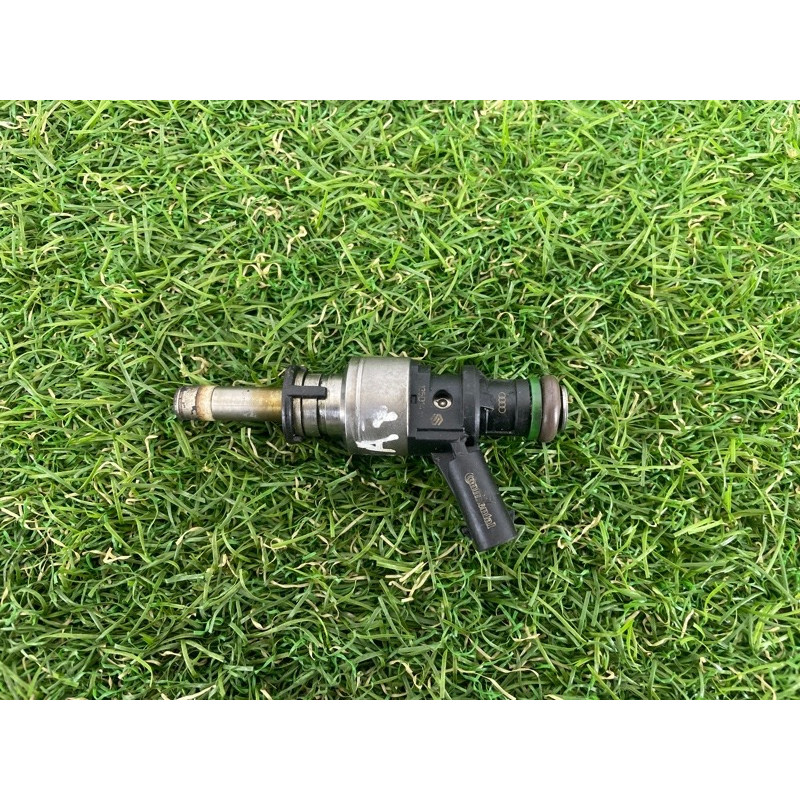 Форсунка топливная (топливная система) AUDI A7 4G 2013 3.0 CGXB 06E906036P