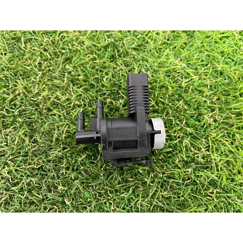 Вакуумный клапан (двигатель и элементы) Volkswagen Touareg NF 2012 3.0 1K0906283A