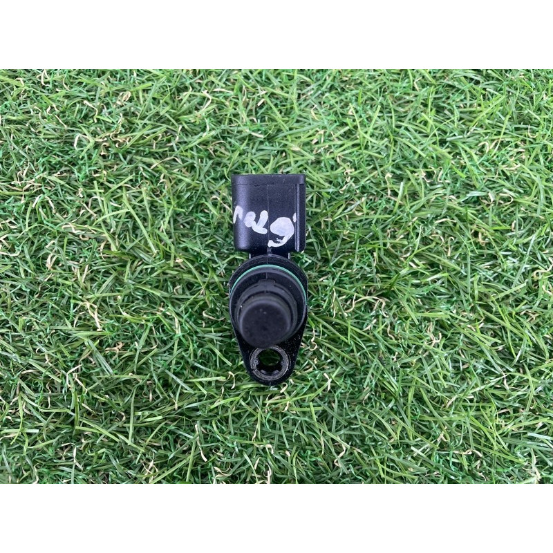 Датчик положения распредвала (электрика двигателя) Volkswagen Touareg NF 2012 3.6 030907601E