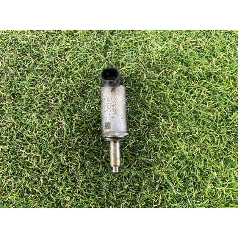 Клапан фазорегулятора (электрика двигателя) AUDI A4 B8 2012 2.0 TFSI 06H103697A