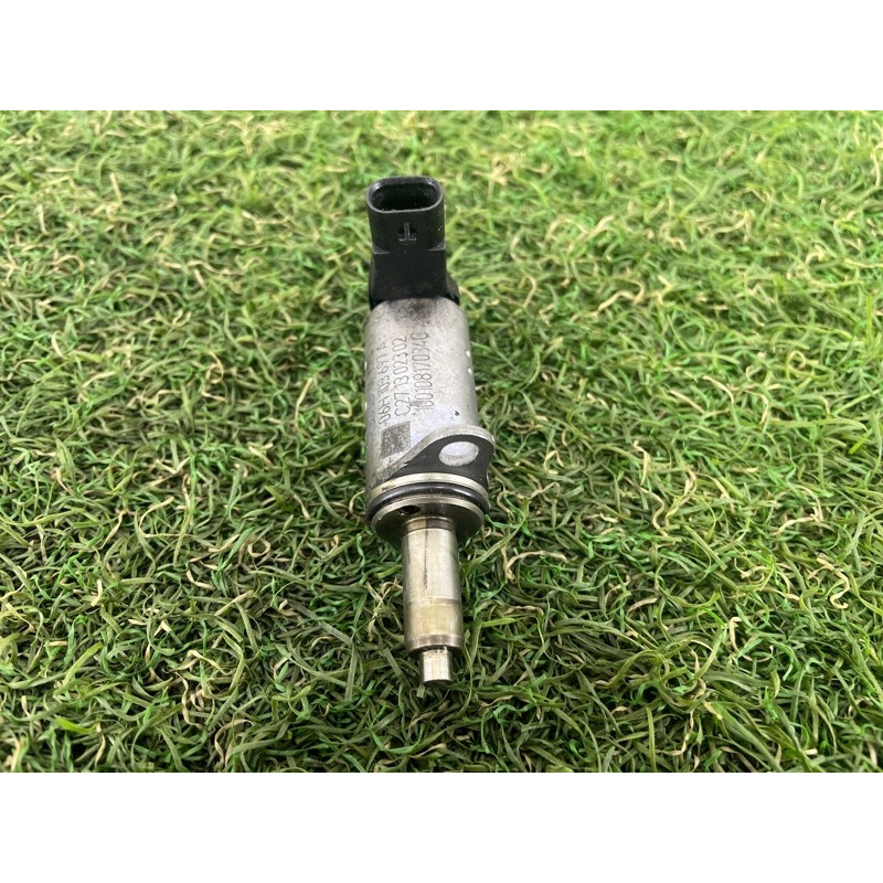 Клапан фазорегулятора (электрика двигателя) AUDI A4 B8 2012 2.0 TFSI 06H103697A