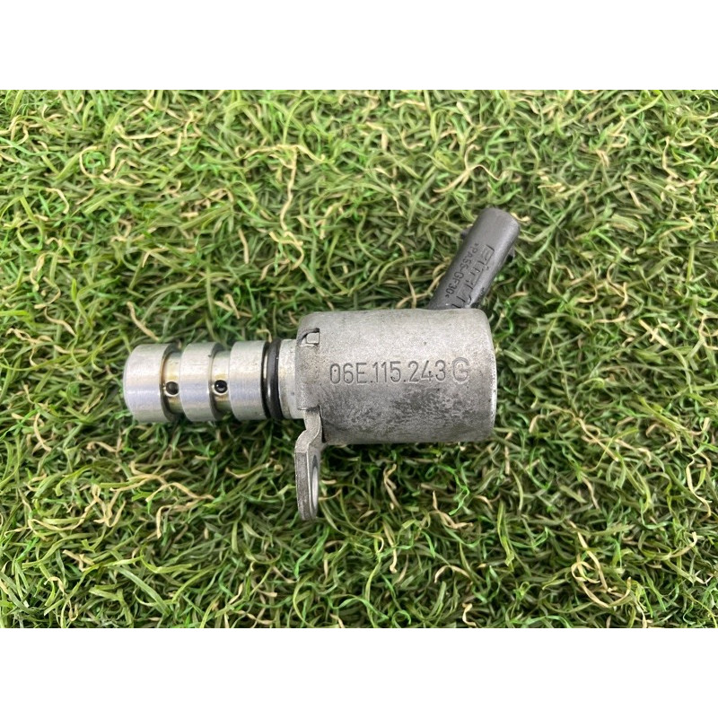 Клапан фазорегулятора (электрика двигателя) AUDI Q7 4M 2017 3.0 TFSi CREC 06E115243G
