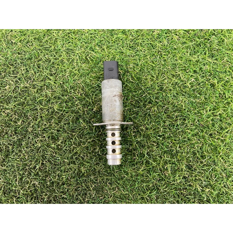 Клапан фазорегулятора (электрика двигателя) AUDI Q7 4L 2007 3.6 06F109257B