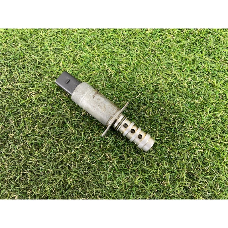 Клапан фазорегулятора (электрика двигателя) AUDI Q7 4L 2007 3.6 06F109257B