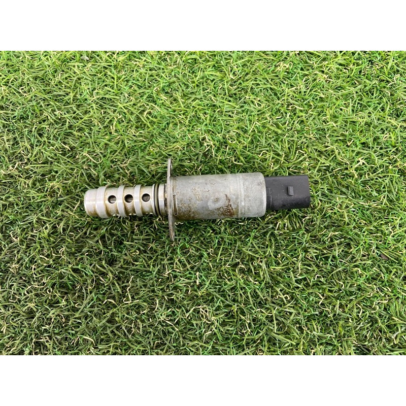 Клапан фазорегулятора (электрика двигателя) AUDI Q7 4L 2007 3.6 06F109257B