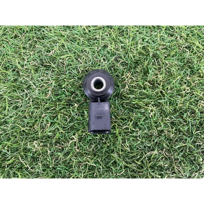 Датчик детонации (электрика двигателя) Volkswagen Touareg NF 2012 3.6 030905377C