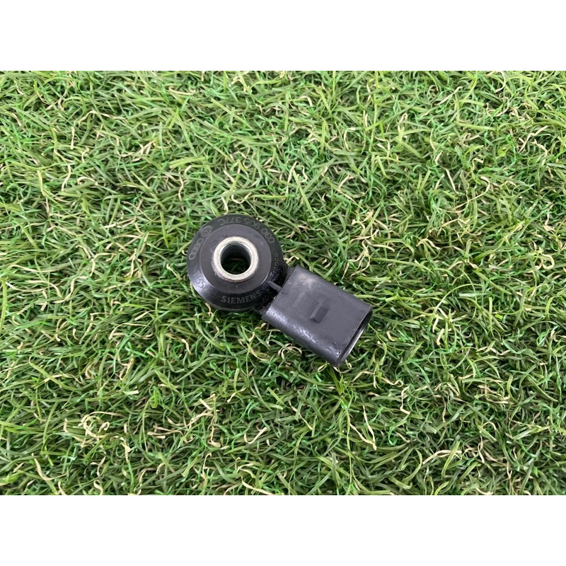 Датчик детонации (электрика двигателя) Volkswagen Touareg NF 2012 3.6 030905377C