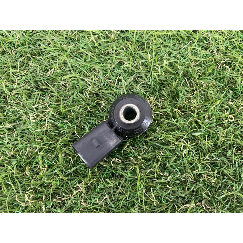 Датчик детонации (электрика двигателя) Volkswagen Touareg NF 2012 3.6 030905377C