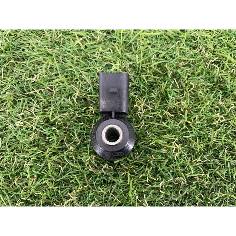 Датчик детонации (электрика двигателя) Volkswagen Touareg NF 2012 3.6 030905377C