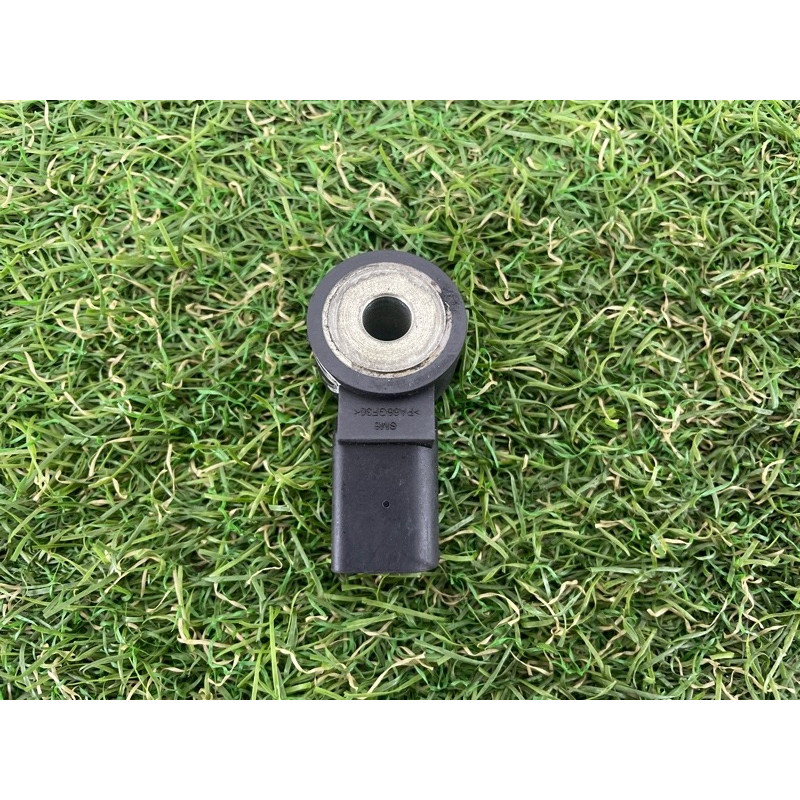 Датчик детонации (электрика двигателя) Volkswagen Touareg NF 2012 3.6 030905377C