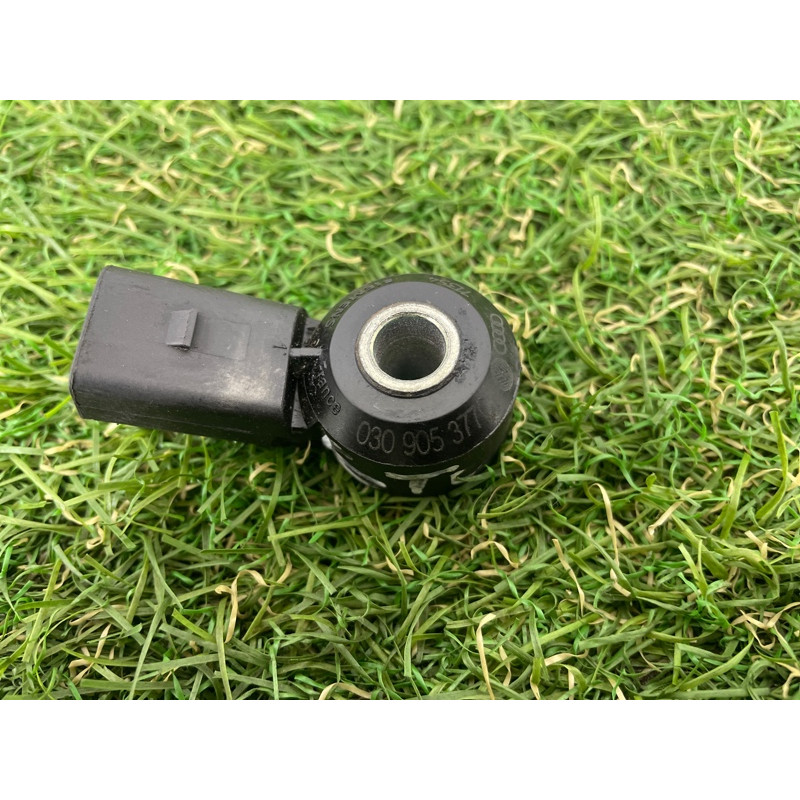 Датчик детонации (электрика двигателя) Volkswagen Touareg NF 2012 3.6 030905377C