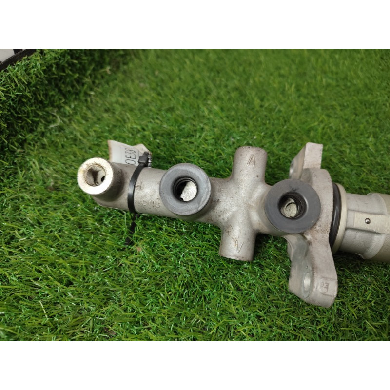 Главный тормозной цилиндр (тормозная система) BMW 7-series E38 34311165543