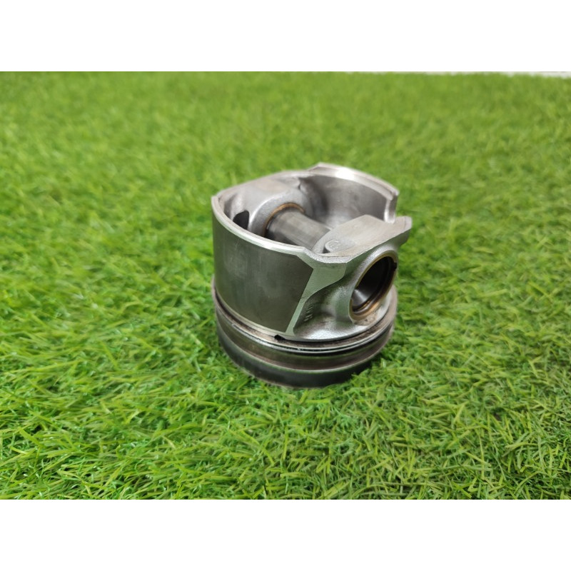 Поршень (двигатель и элементы) Volkswagen Amarok 2H 2012 2.0 03L107065N001