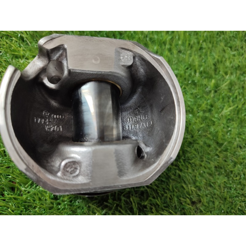 Поршень (двигатель и элементы) Volkswagen Amarok 2H 2012 2.0 03L107065N001