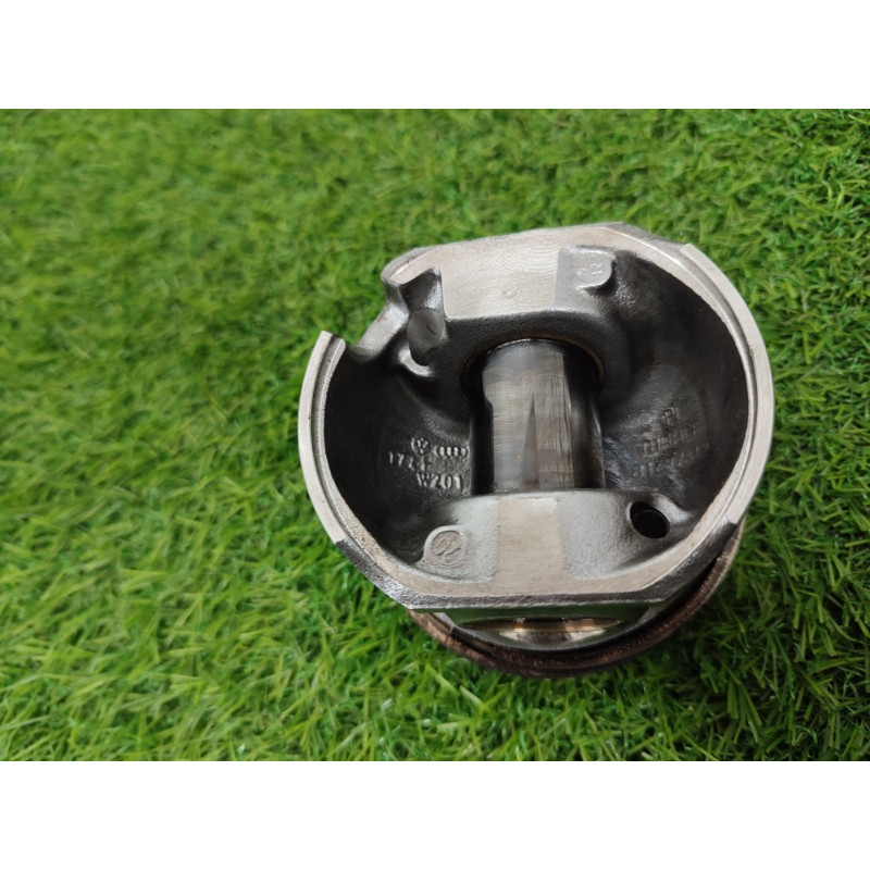 Поршень (двигатель и элементы) Volkswagen Amarok 2H 2012 2.0 03L107065N001