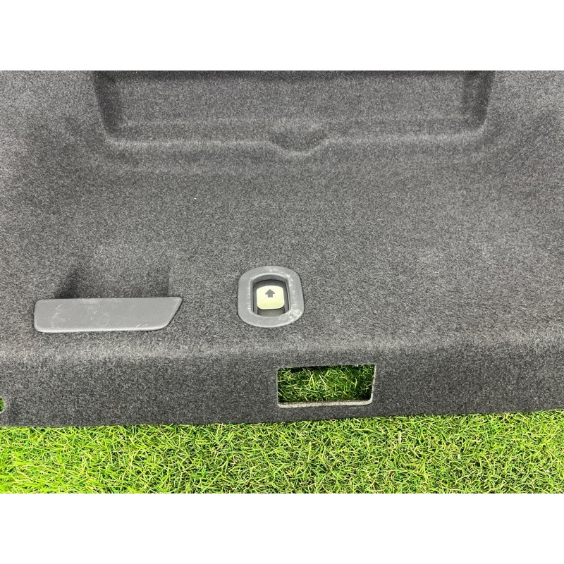 Обшивка крышки багажника (салон) AUDI A3 8V 2015 1.8 8V5867975CCA9