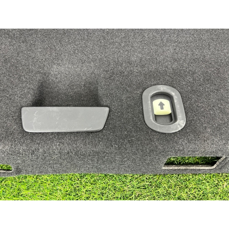 Обшивка крышки багажника (салон) AUDI A3 8V 2015 1.8 8V5867975CCA9