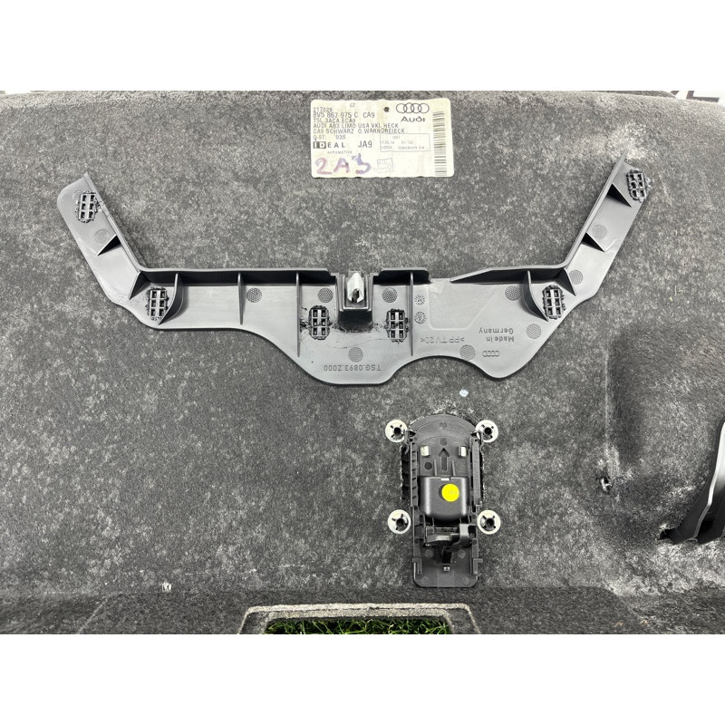 Обшивка крышки багажника (салон) AUDI A3 8V 2015 1.8 8V5867975CCA9