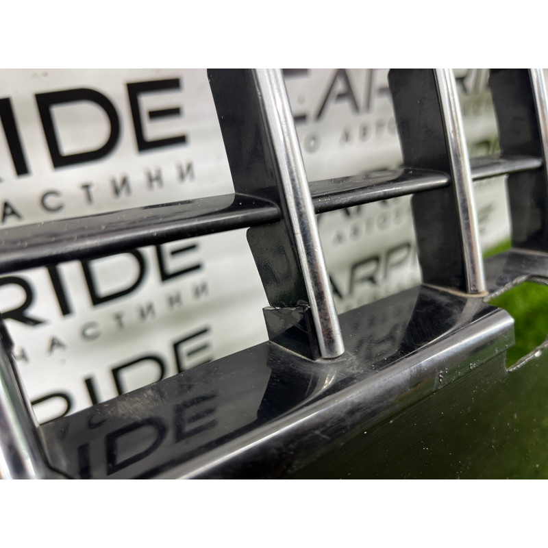 Решетка радиатора (наружные элементы кузова) AUDI Q5 8R 2012 3.2 CALB 8R0853651PT94