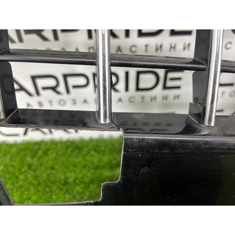 Решетка радиатора (наружные элементы кузова) AUDI Q5 8R 2012 3.2 CALB 8R0853651PT94