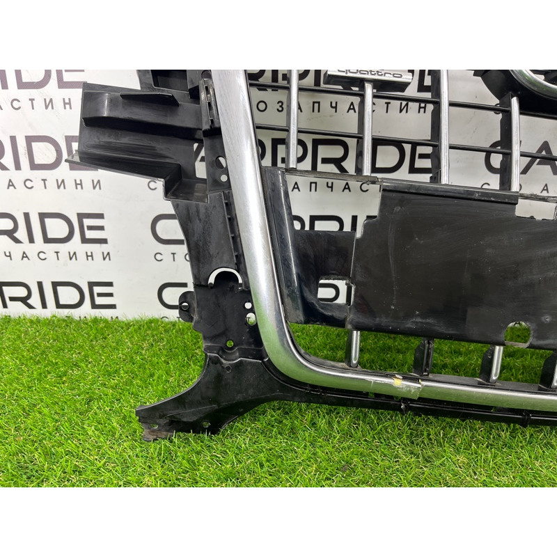 Решетка радиатора (наружные элементы кузова) AUDI Q5 8R 2012 3.2 CALB 8R0853651PT94