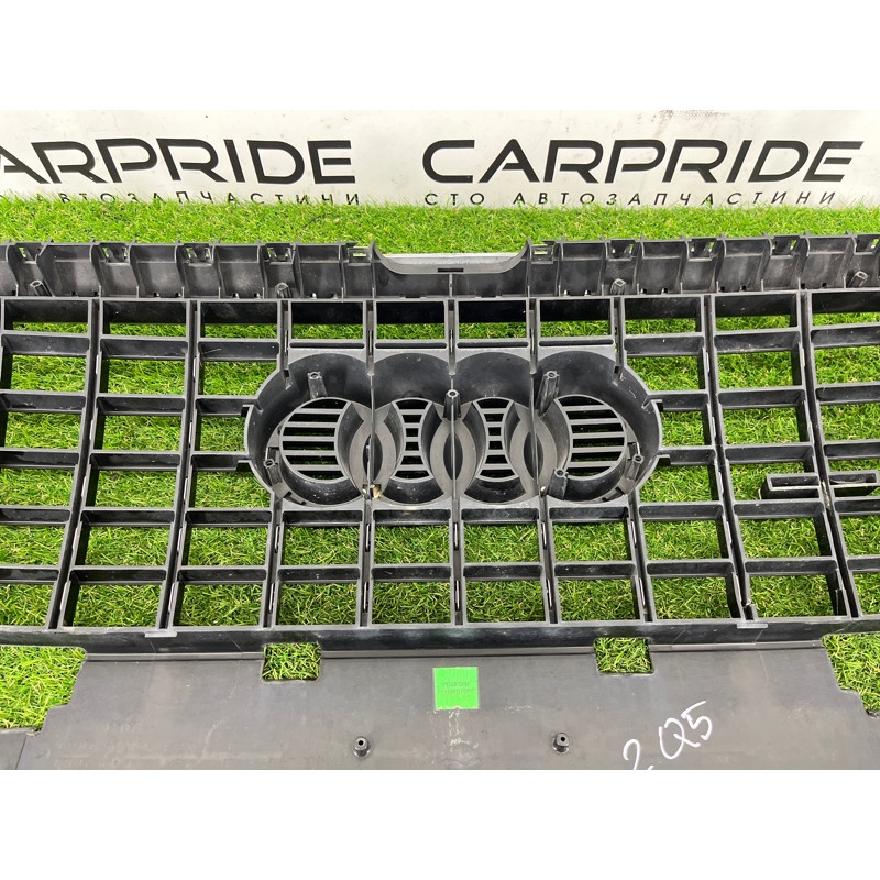 Решетка радиатора (наружные элементы кузова) AUDI Q5 8R 2012 3.2 CALB 8R0853651PT94