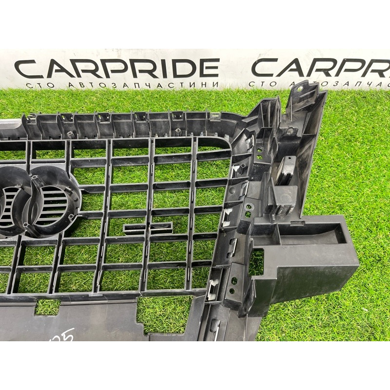Решетка радиатора (наружные элементы кузова) AUDI Q5 8R 2012 3.2 CALB 8R0853651PT94
