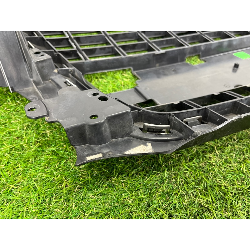 Решетка радиатора (наружные элементы кузова) AUDI Q5 8R 2012 3.2 CALB 8R0853651PT94