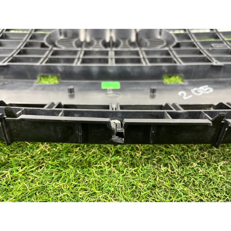 Решетка радиатора (наружные элементы кузова) AUDI Q5 8R 2012 3.2 CALB 8R0853651PT94