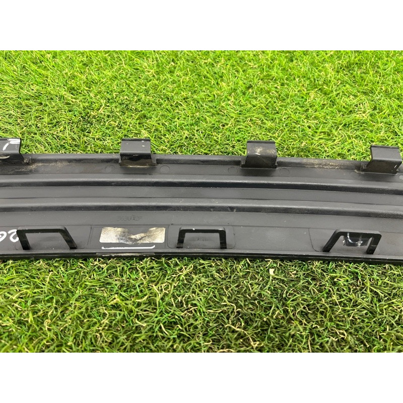 Накладка на бампер (кузов и элементы) Jeep Grand Cherokee WK2 2016 3.6 68111633AB