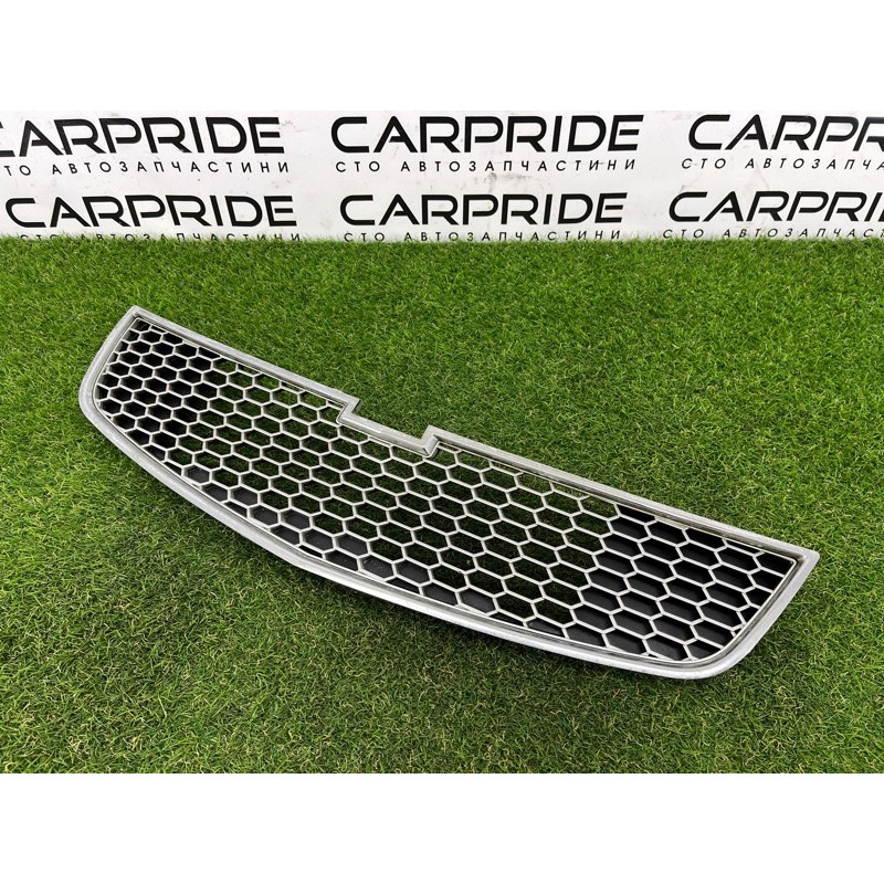 Решетка радиатора (наружные элементы кузова) CHEVROLET Cruze J300 2011 1.4 95225614