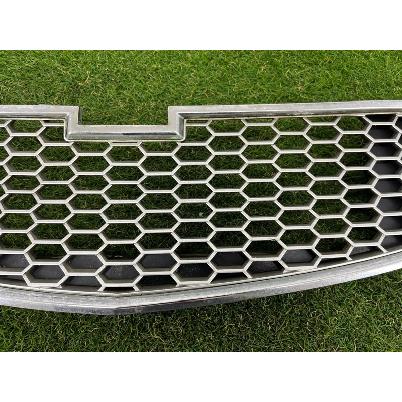 Решетка радиатора (наружные элементы кузова) CHEVROLET Cruze J300 2011 1.4 95225614