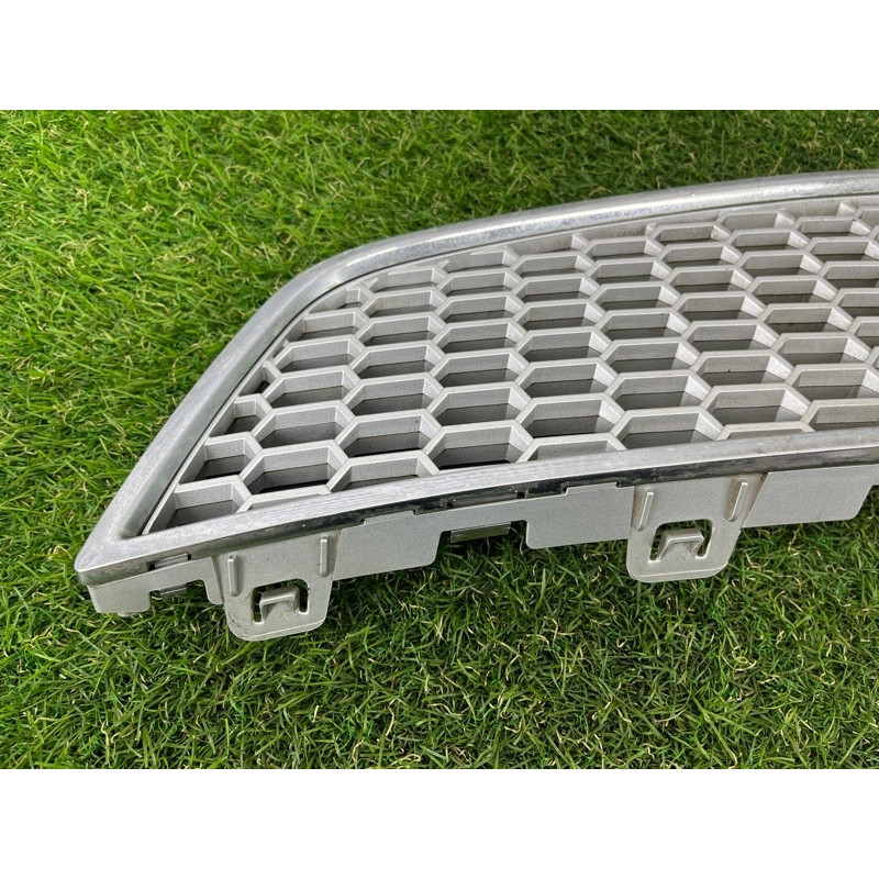 Решетка радиатора (наружные элементы кузова) CHEVROLET Cruze J300 2011 1.4 95225614