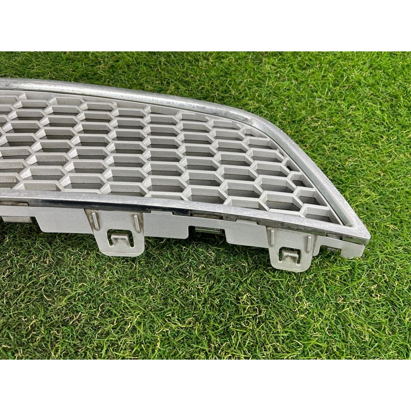 Решетка радиатора (наружные элементы кузова) CHEVROLET Cruze J300 2011 1.4 95225614