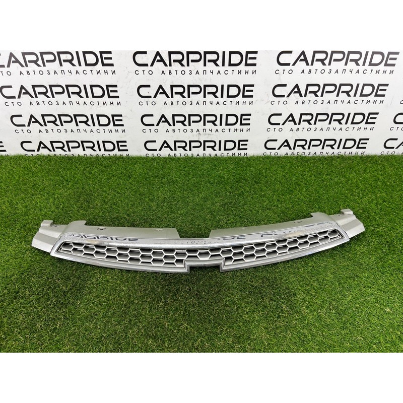 Решетка радиатора (наружные элементы кузова) CHEVROLET Cruze J300 2011 1.4 96981100