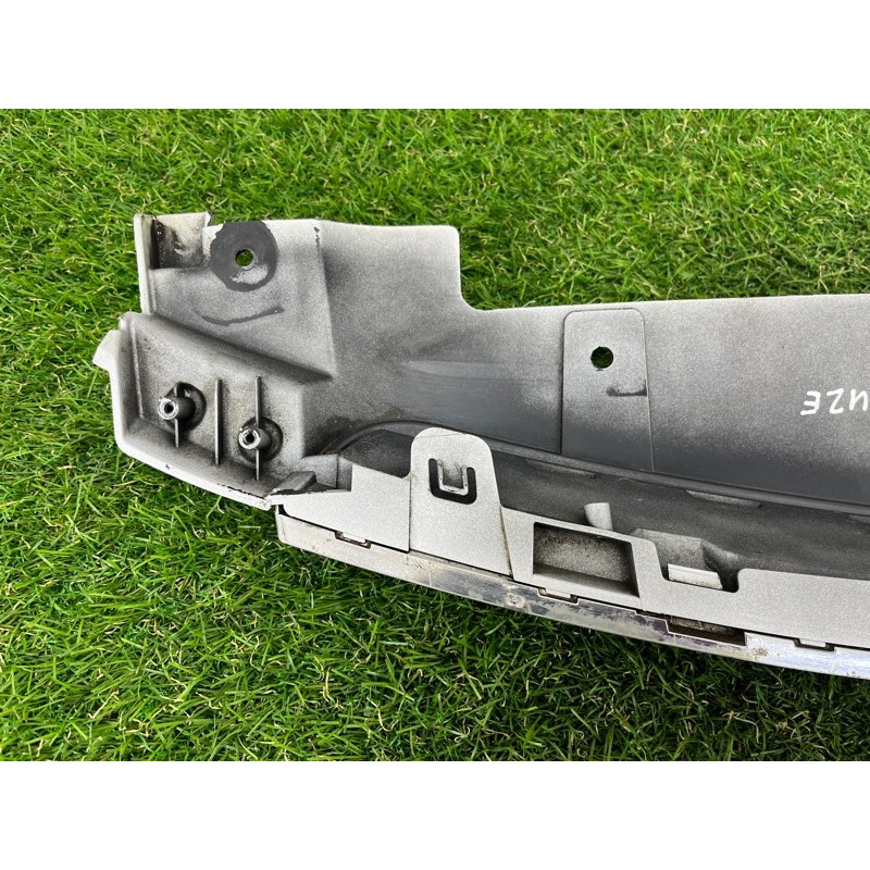 Решетка радиатора (наружные элементы кузова) CHEVROLET Cruze J300 2011 1.4 96981100